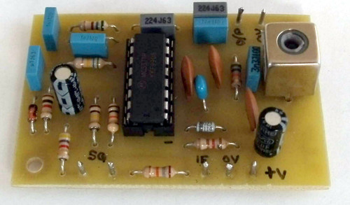 Demodulator squelch for - fm,